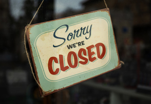Billede, der viser et skilt, hvorpå der er skrevet "sorry, we are closed".