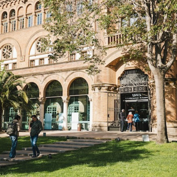 Læs på Universitat Autònoma de Barcelona (UAB) via EDU