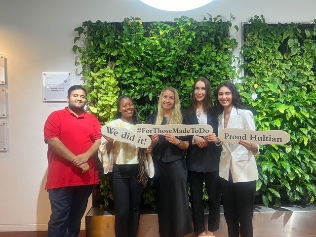 Venner på Hult i Dubai