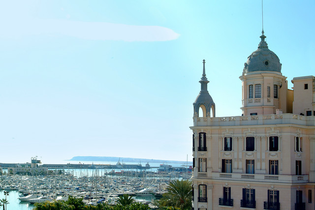 Hvordan finder jeg bolig i Alicante, Spanien?