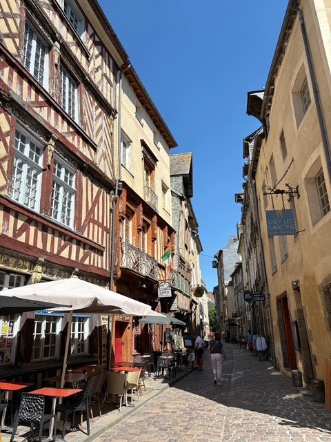 Læs en hel bachelor i Frankrig via EDU